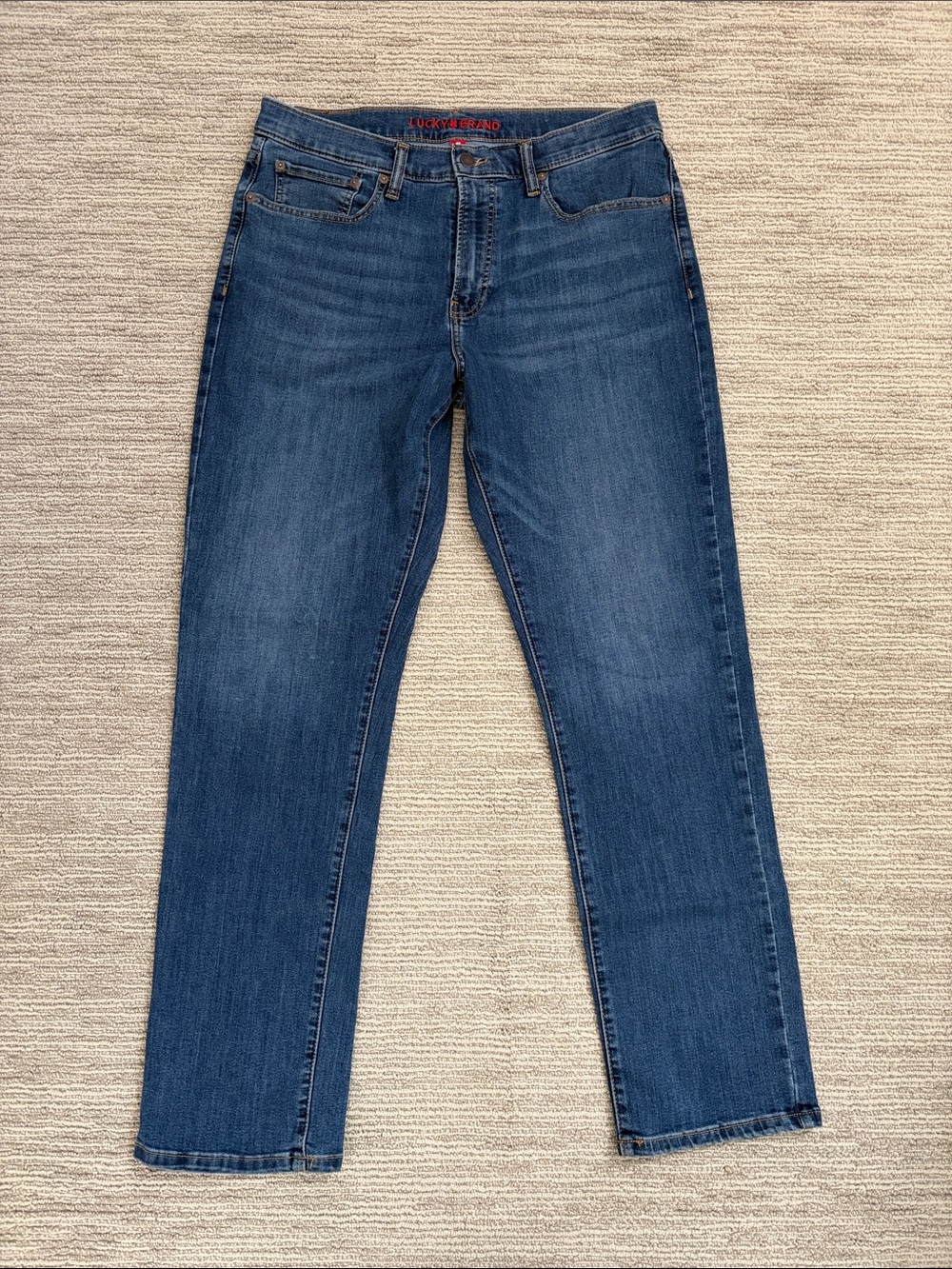 Lucky Brand Men’s Athletic Straight 410 Jeans - Dark Blue Wash size 34W 32L